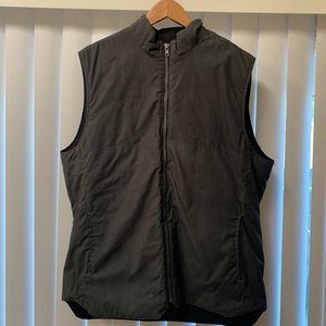 AETHER Apparel Men’s Vest Size 4, practically new!